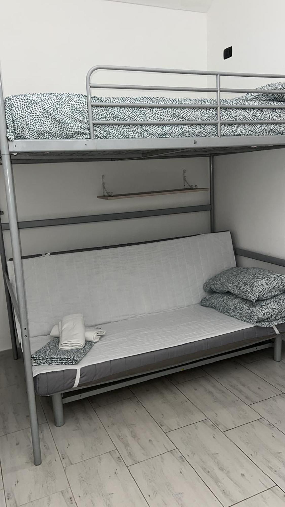 Bed2Go Brescia Apartment Turin Bagian luar foto