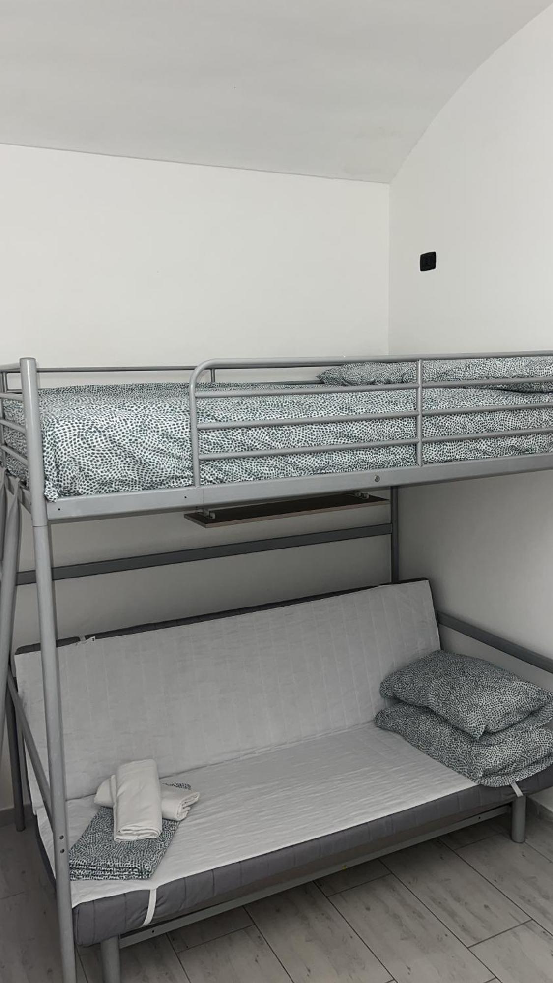 Bed2Go Brescia Apartment Turin Bagian luar foto