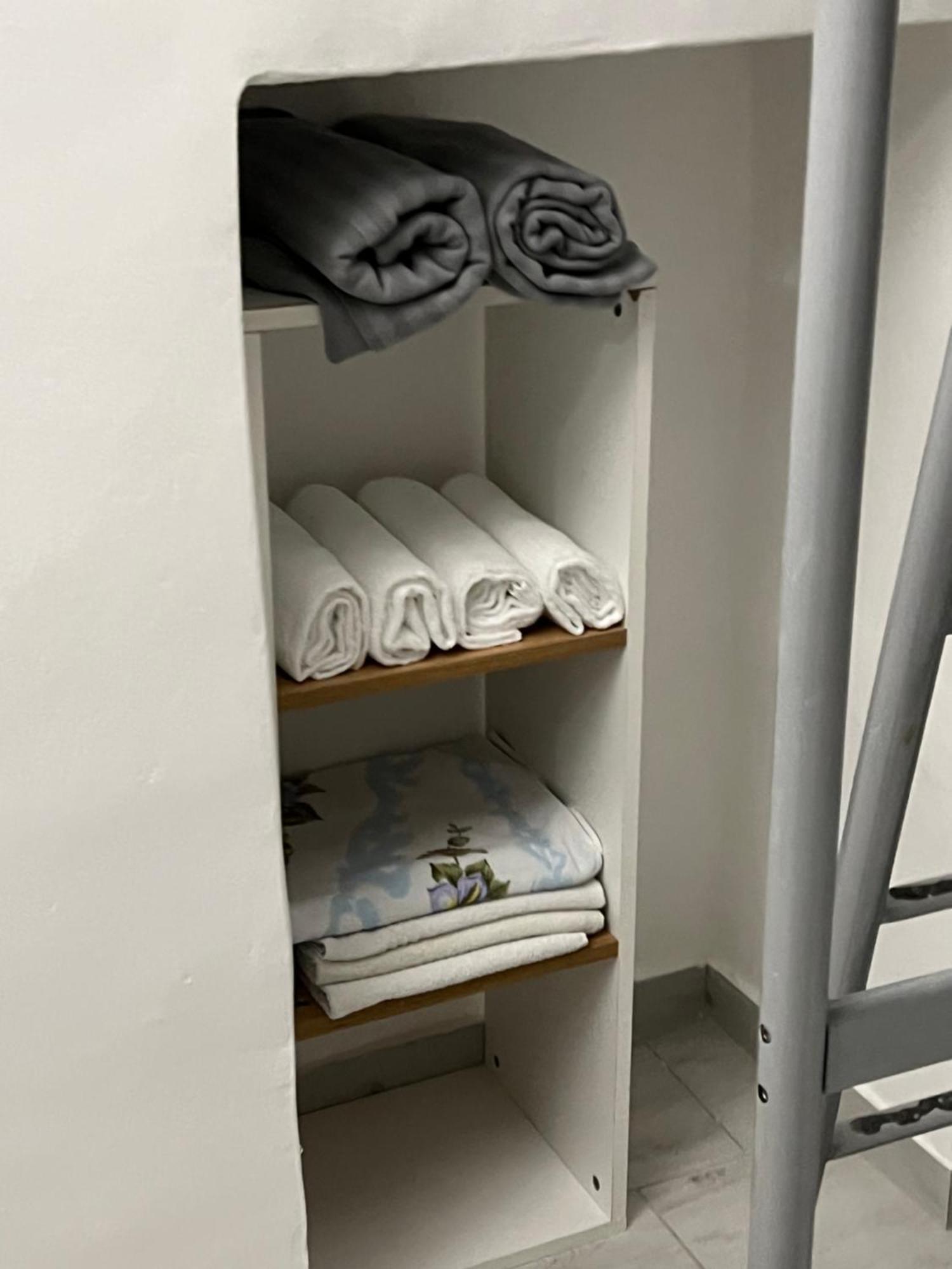 Bed2Go Brescia Apartment Turin Bagian luar foto